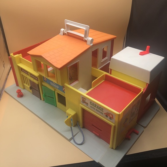 Fisher Price 1973 Little People Play Family Village 997 Two Pieces  Nice Shape - Picture 1 of 16